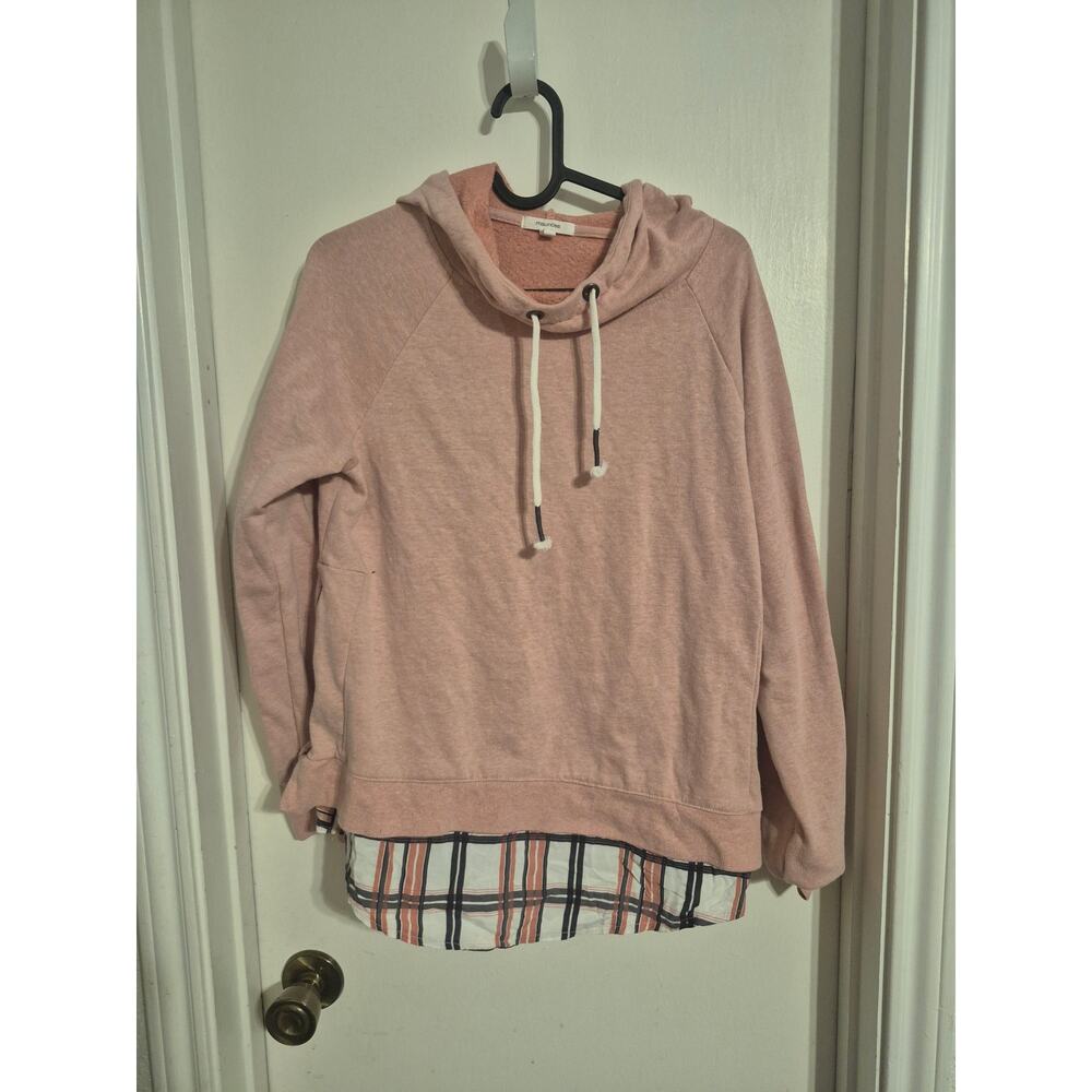Maurices Pink & Plaid Hoodie – Cozy & Cute!
